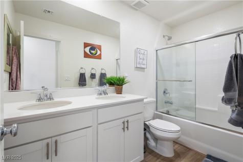 10202 Handline Chute Street Las Vegas NV 89166