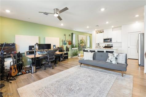 10202 Handline Chute Street Las Vegas NV 89166