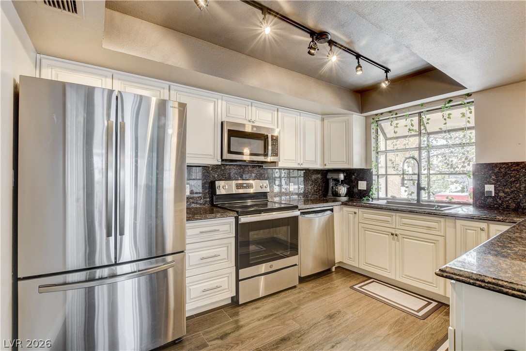 8404 Mulcahy Avenue Las Vegas NV 89145