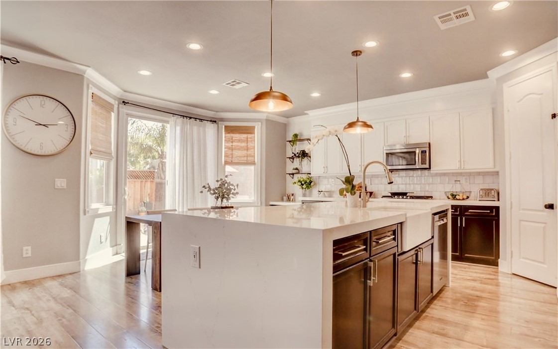 9395 Arrowhead Bluff Avenue Las Vegas NV 89149