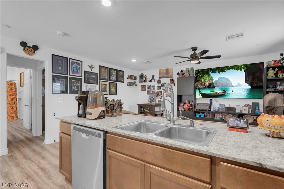 4536 Woolcomber Street Las Vegas NV 89115