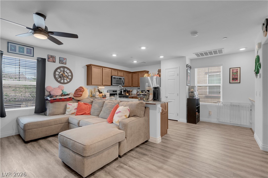 4536 Woolcomber Street Las Vegas NV 89115