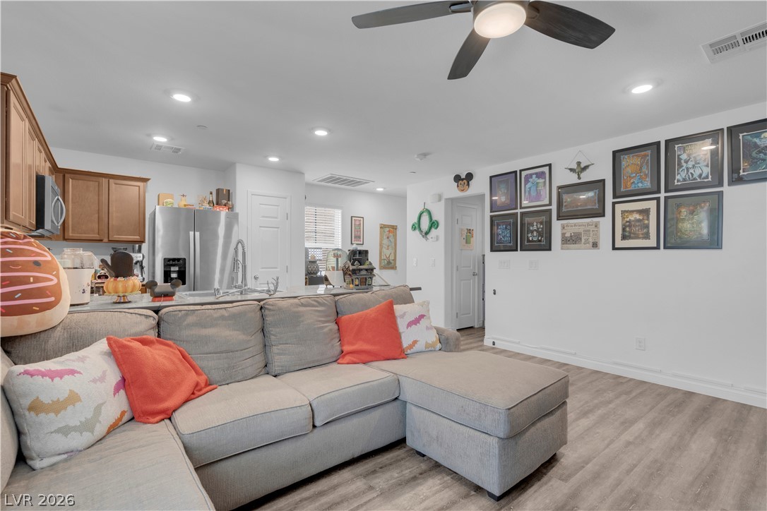 4536 Woolcomber Street Las Vegas NV 89115