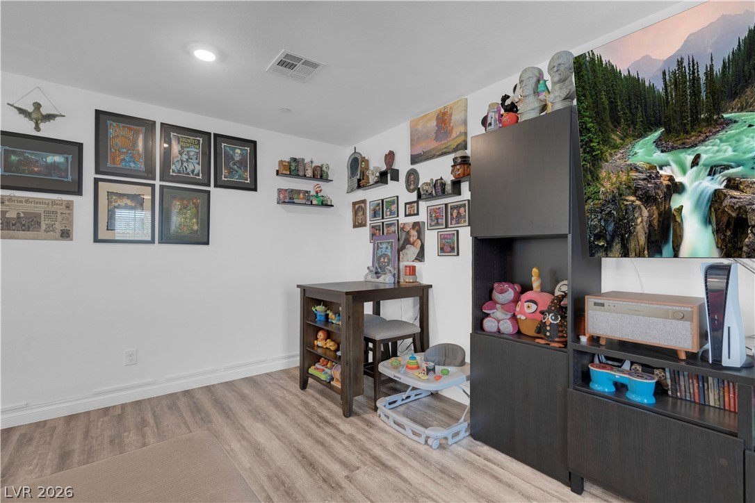 4536 Woolcomber Street Las Vegas NV 89115
