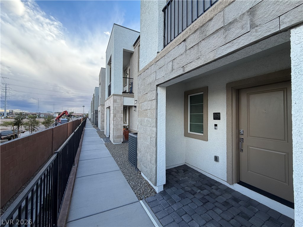 5618 Beguiling Falls Street Las Vegas NV 89148