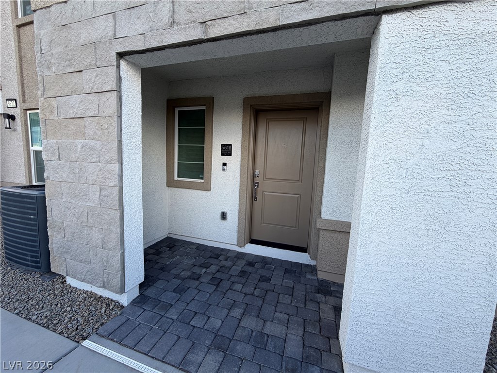 5618 Beguiling Falls Street Las Vegas NV 89148