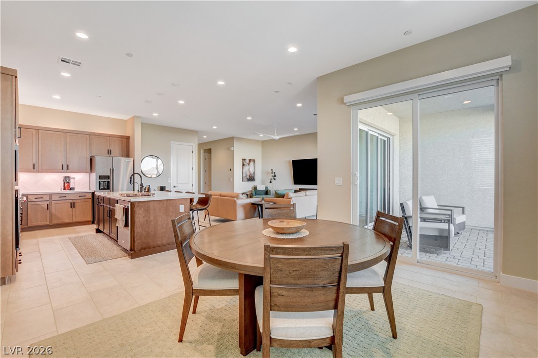9006 Coastal Oaks Street Las Vegas NV 89166