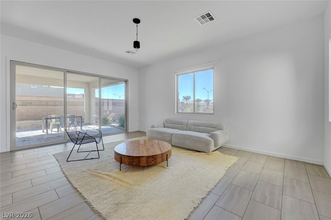 699 Glowing Horizon Street Henderson NV 89052
