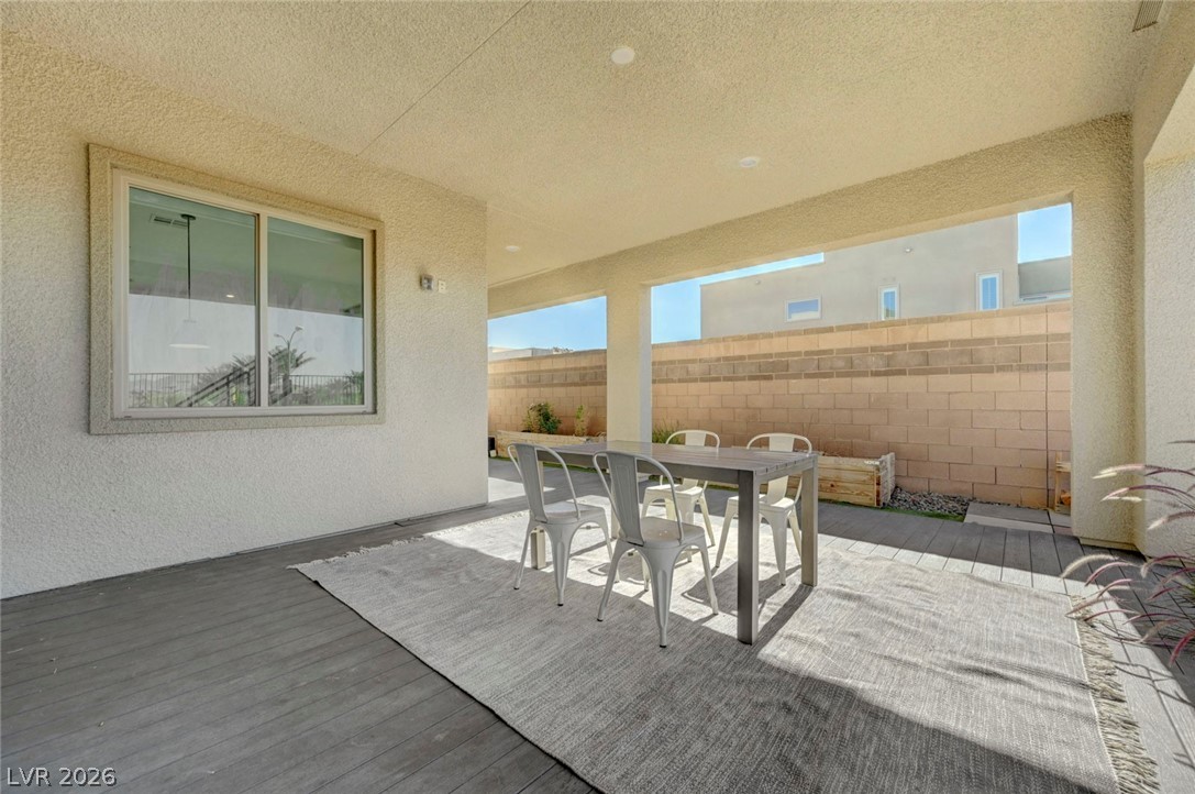 699 Glowing Horizon Street Henderson NV 89052
