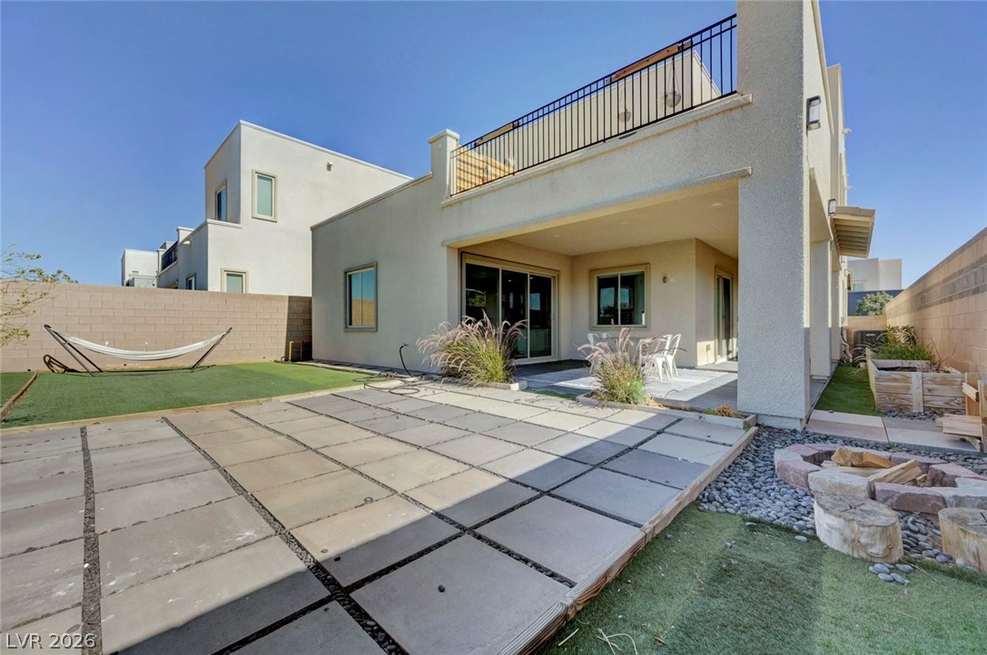 699 Glowing Horizon Street Henderson NV 89052