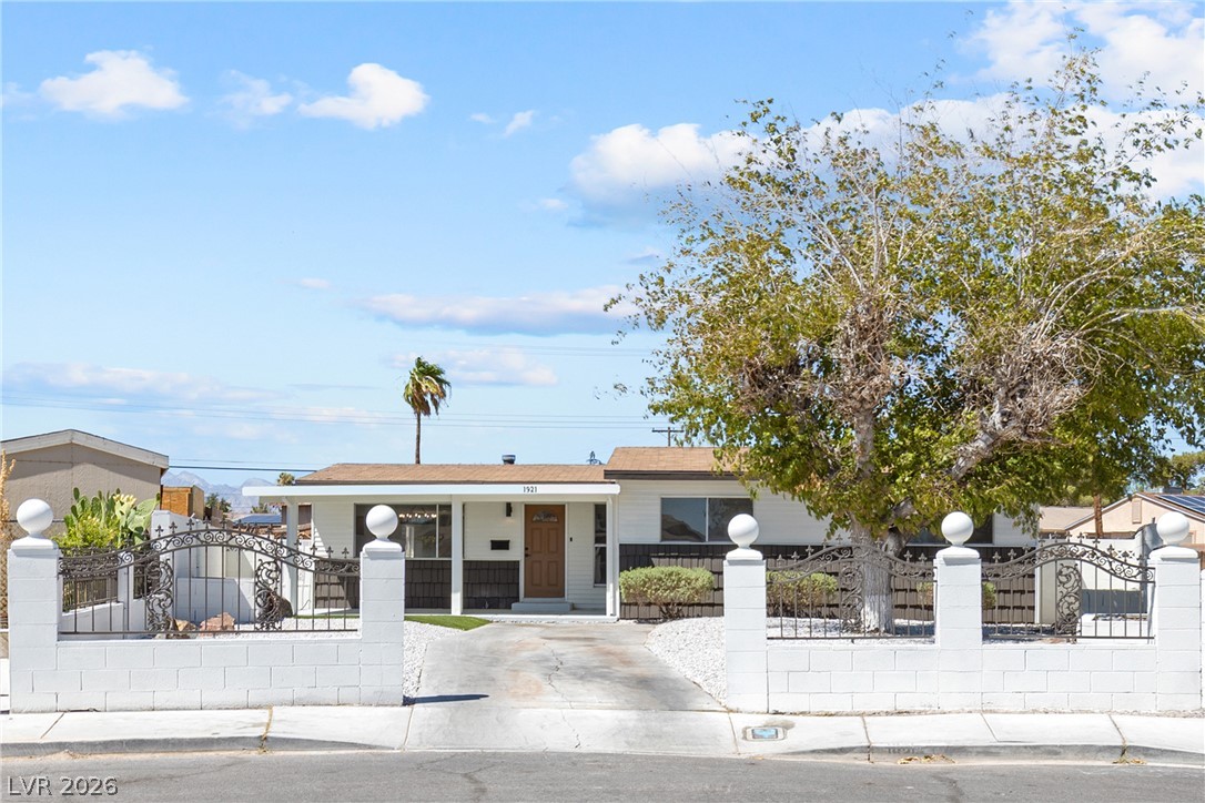 1921 Manhattan Drive Las Vegas NV 89106