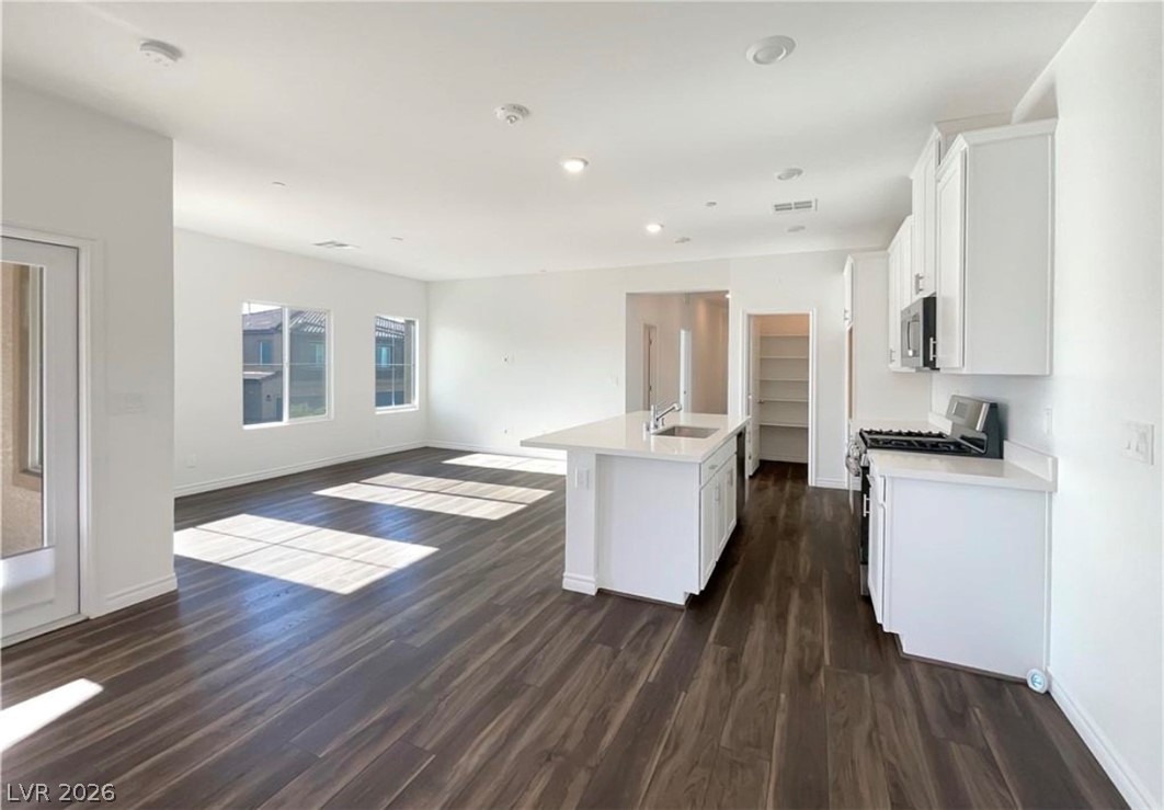 216 Callen Falls 1423 Henderson NV 89011