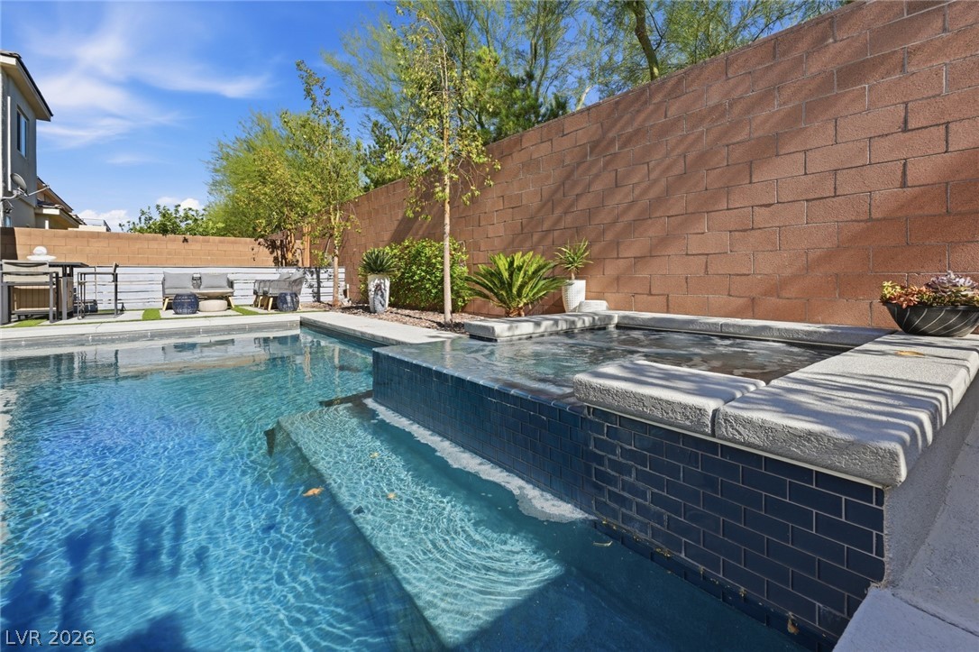 8587 Old Daylily Lane Las Vegas NV 89113