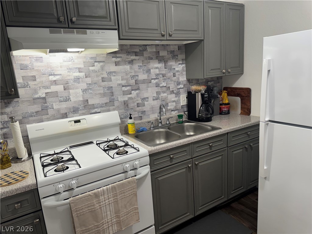 3982 Voxna Street Las Vegas NV 89119