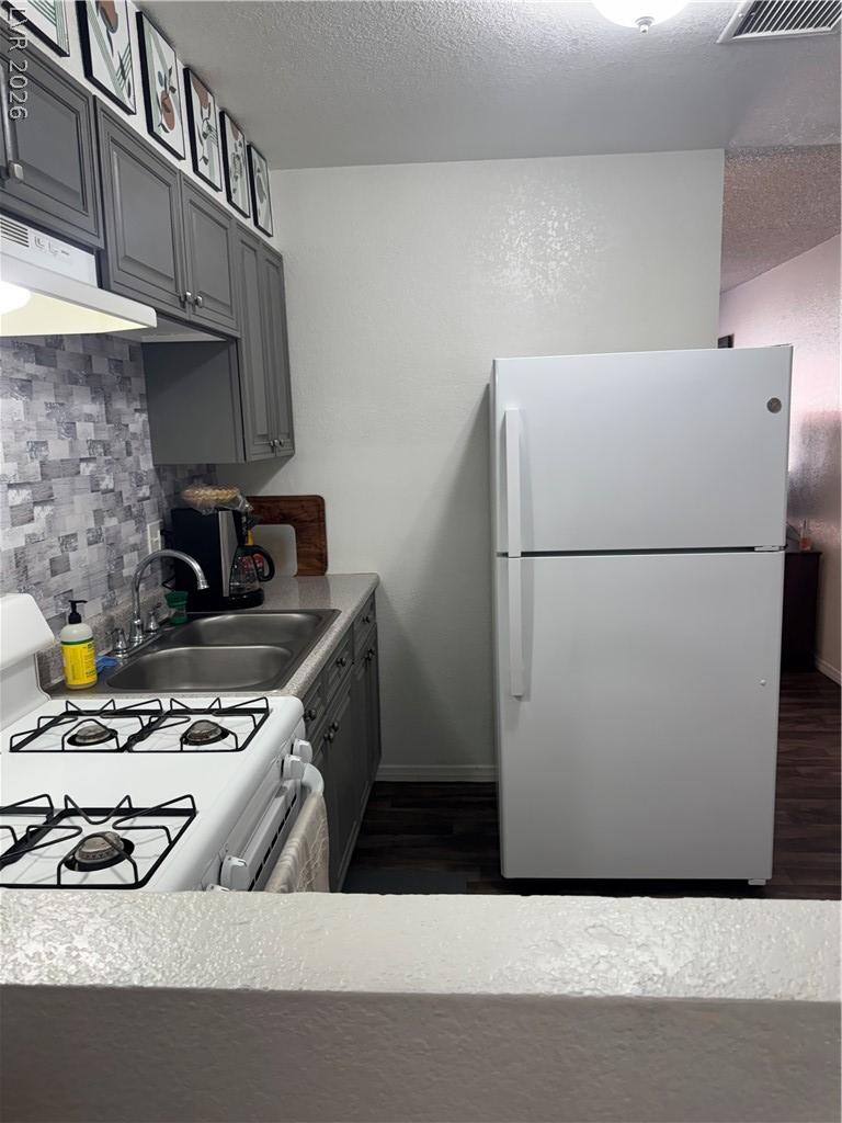 3982 Voxna Street Las Vegas NV 89119