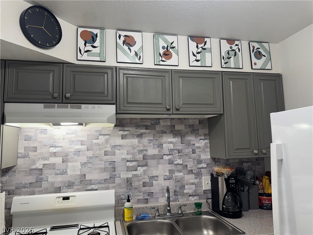 3982 Voxna Street Las Vegas NV 89119