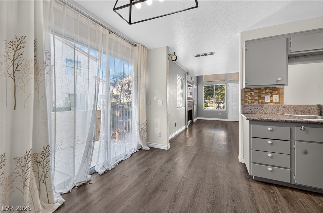 4029 Castle Cove Drive Las Vegas NV 89108