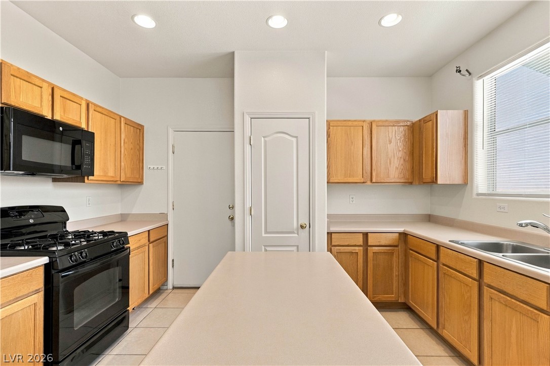 8861 Salvestrin Point Avenue Las Vegas NV 89148