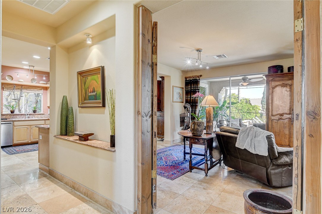5152 Vincitor Street Las Vegas NV 89135