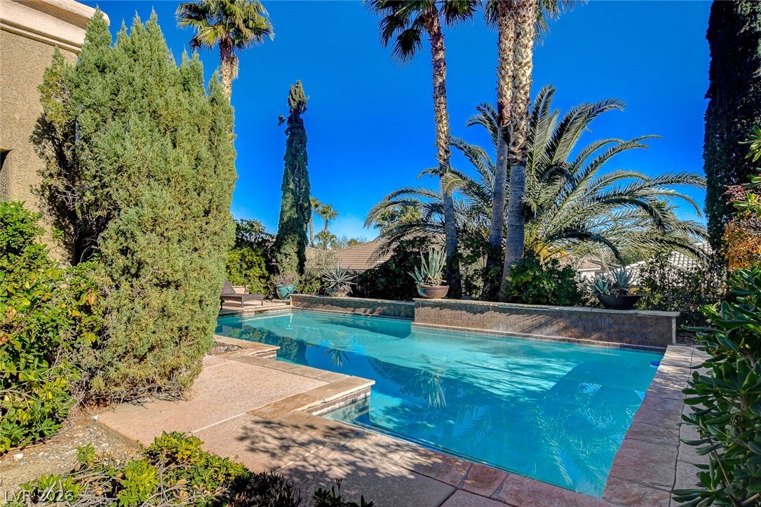 5152 Vincitor Street Las Vegas NV 89135