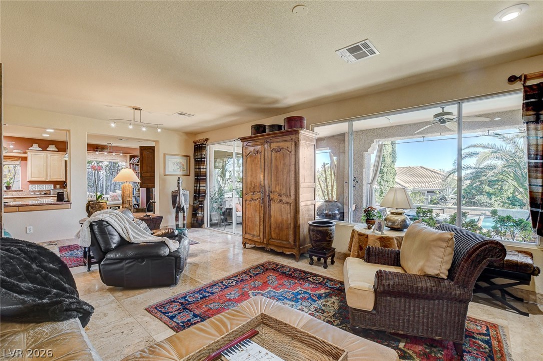 5152 Vincitor Street Las Vegas NV 89135
