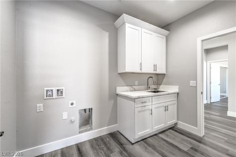 4641 Castlewood Pahrump NV 89061