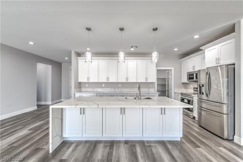 4641 Castlewood Pahrump NV 89061