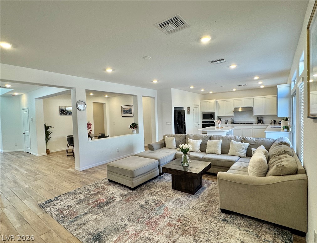5763 Yellow House Street Las Vegas NV 89113