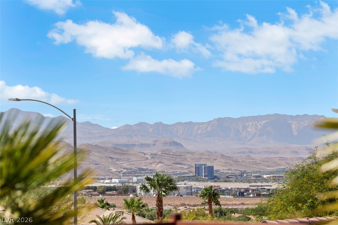 2025 Wildwood Lake Street Henderson NV 89052