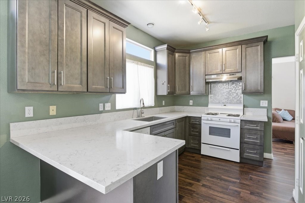73 Magical Mystery Lane Henderson NV 89074