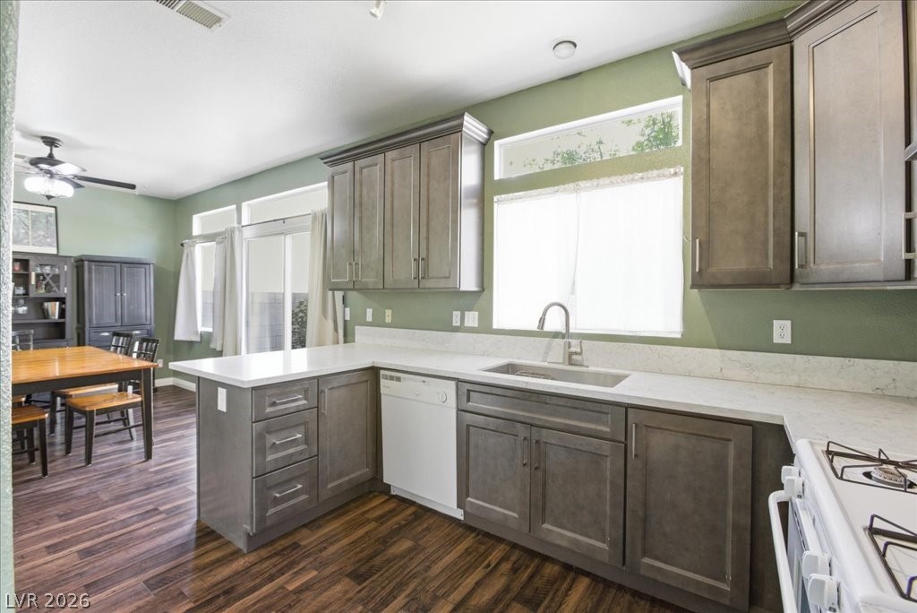 73 Magical Mystery Lane Henderson NV 89074