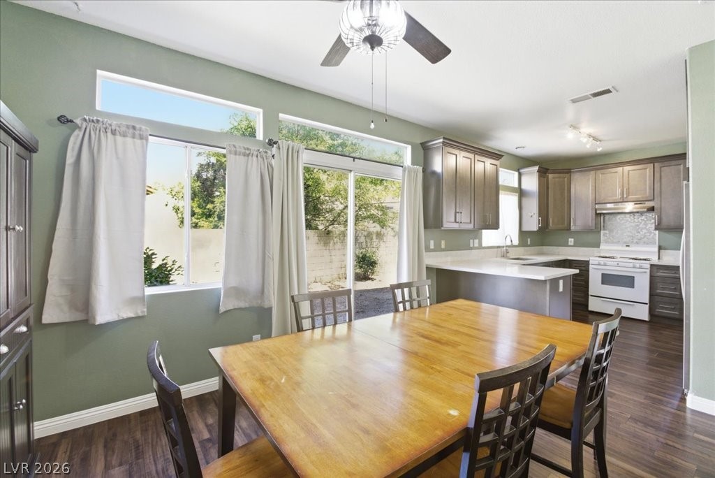 73 Magical Mystery Lane Henderson NV 89074