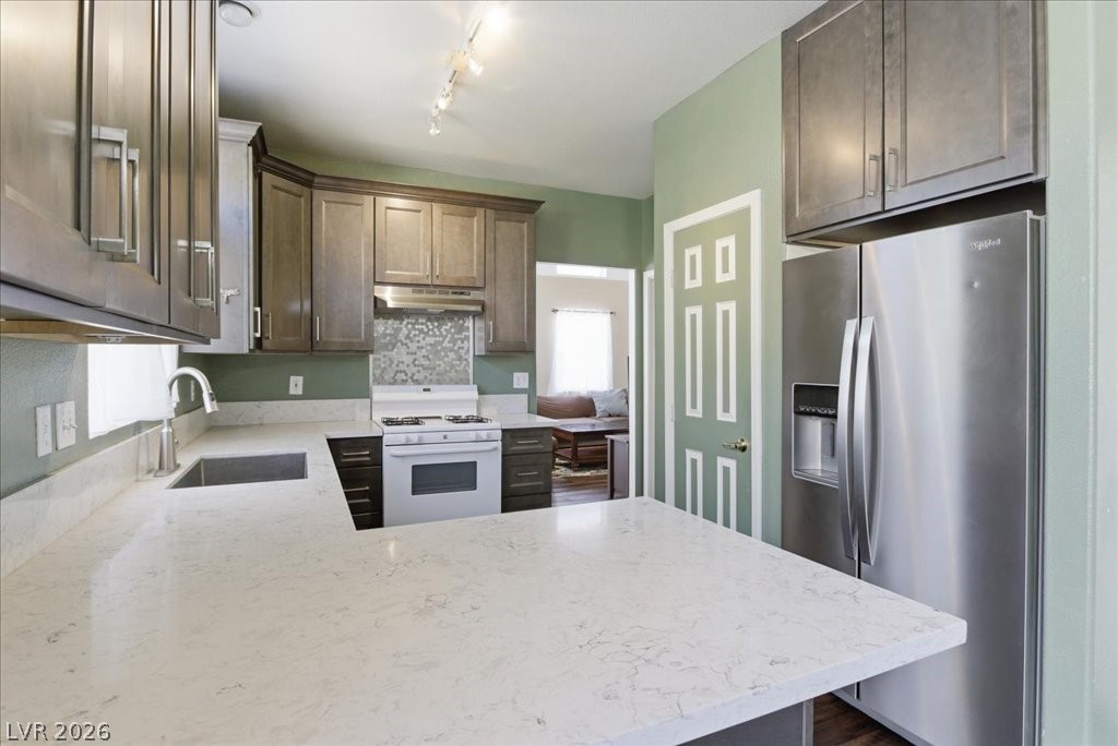 73 Magical Mystery Lane Henderson NV 89074