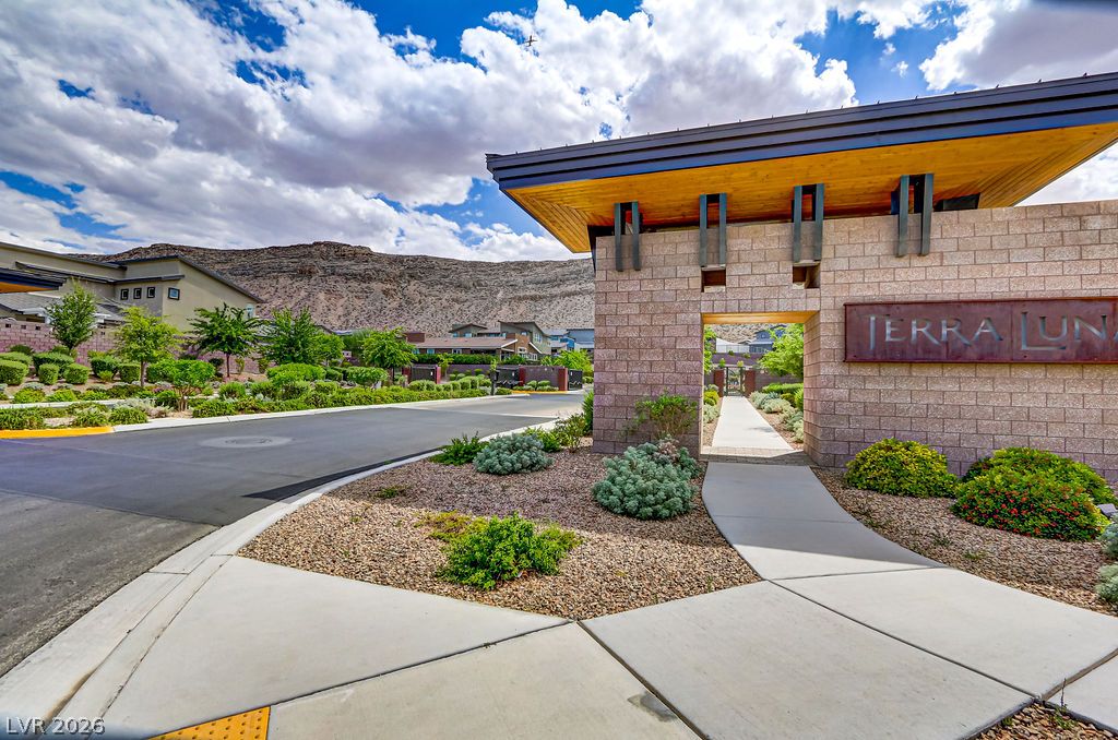 9707 Starlight Ridge Avenue Las Vegas NV 89148