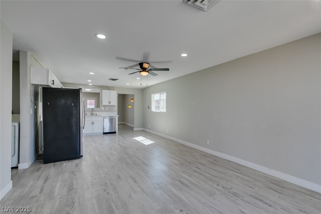5944 Willard Street Las Vegas NV 89122