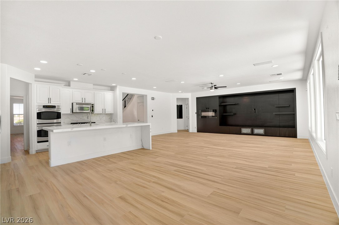 379 Autumn Hue Avenue Las Vegas NV 89123