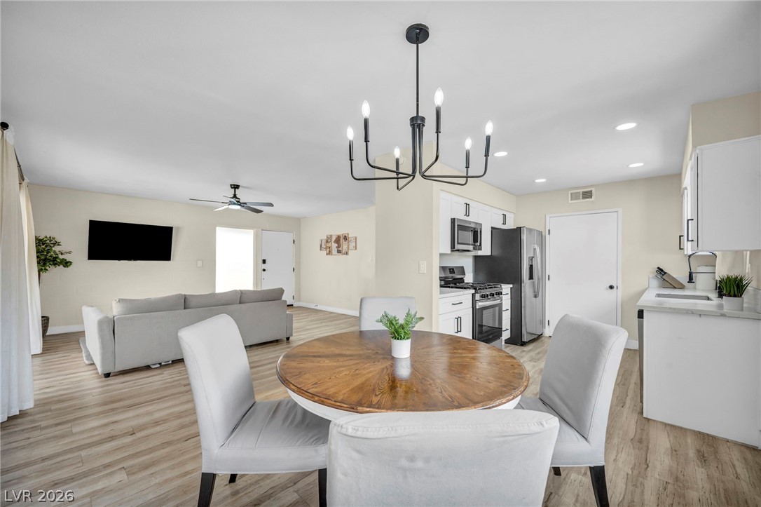 913 De Met Drive Las Vegas NV 89119