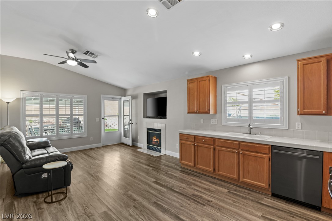 9166 Riding Heights Avenue Las Vegas NV 89147
