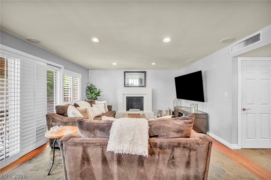 8701 Isola Drive Las Vegas NV 89117