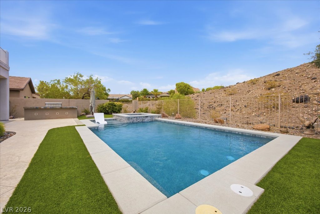 11 Morninglow Pass Henderson NV 89052