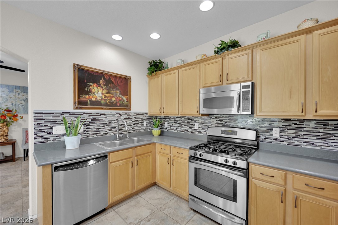 6742 Frances Celia Avenue Las Vegas NV 89122