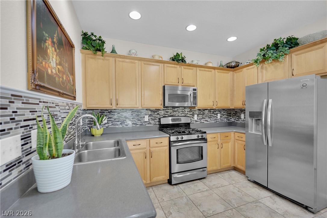 6742 Frances Celia Avenue Las Vegas NV 89122