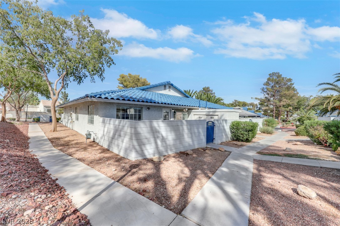 2137 Petersham Court C Las Vegas NV 89108