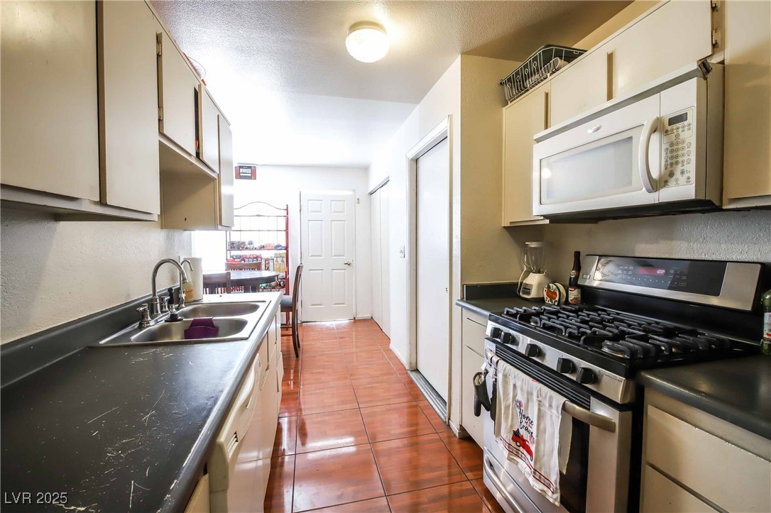 3726 Glow Drive Las Vegas NV 89115