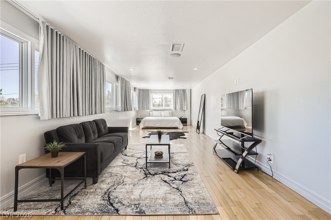 2890 Belcastro Street Las Vegas NV 89117