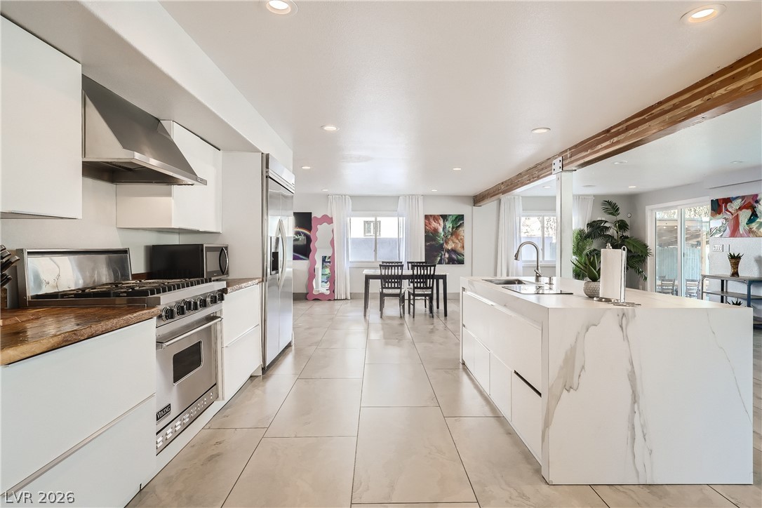 2890 Belcastro Street Las Vegas NV 89117