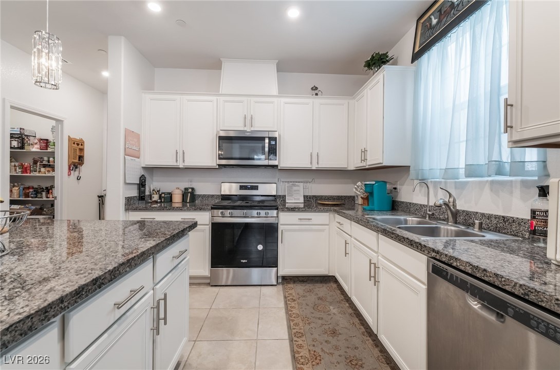 6046 Castle Gardens Avenue Las Vegas NV 89130