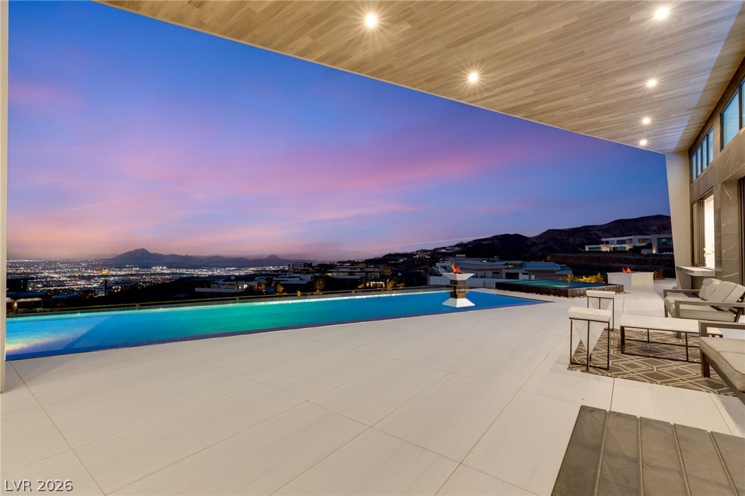 4 Chisel Crest Court Henderson NV 89012