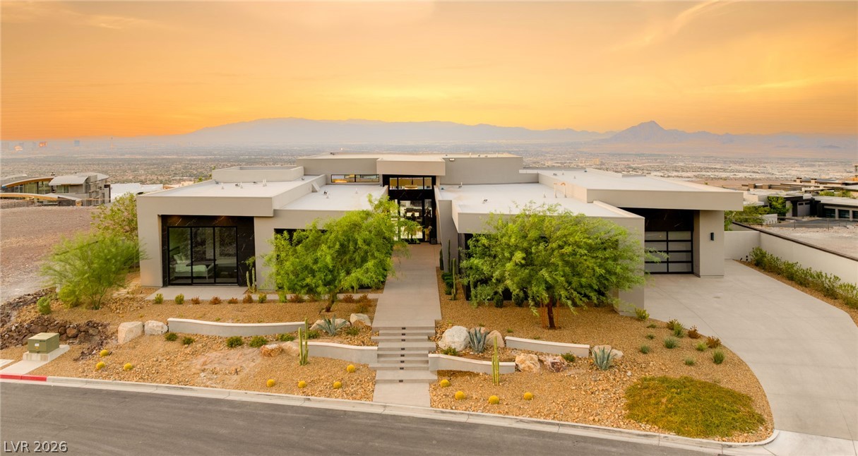 4 Chisel Crest Court Henderson NV 89012