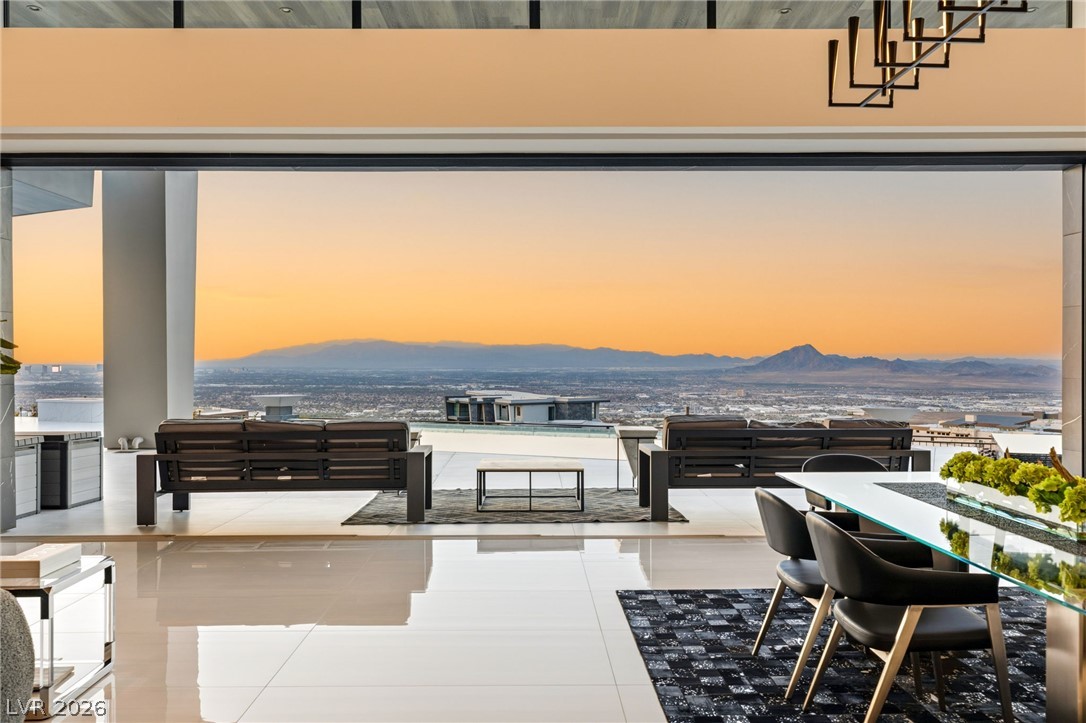 4 Chisel Crest Court Henderson NV 89012